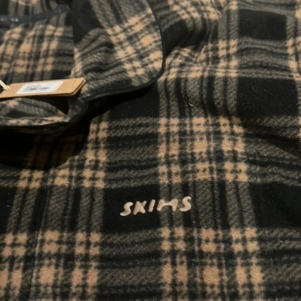 Skims Fleece Plaid Sleep Top - Picture 3 of 3
